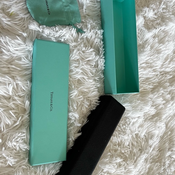 Tiffany Co - Picture 2 of 4